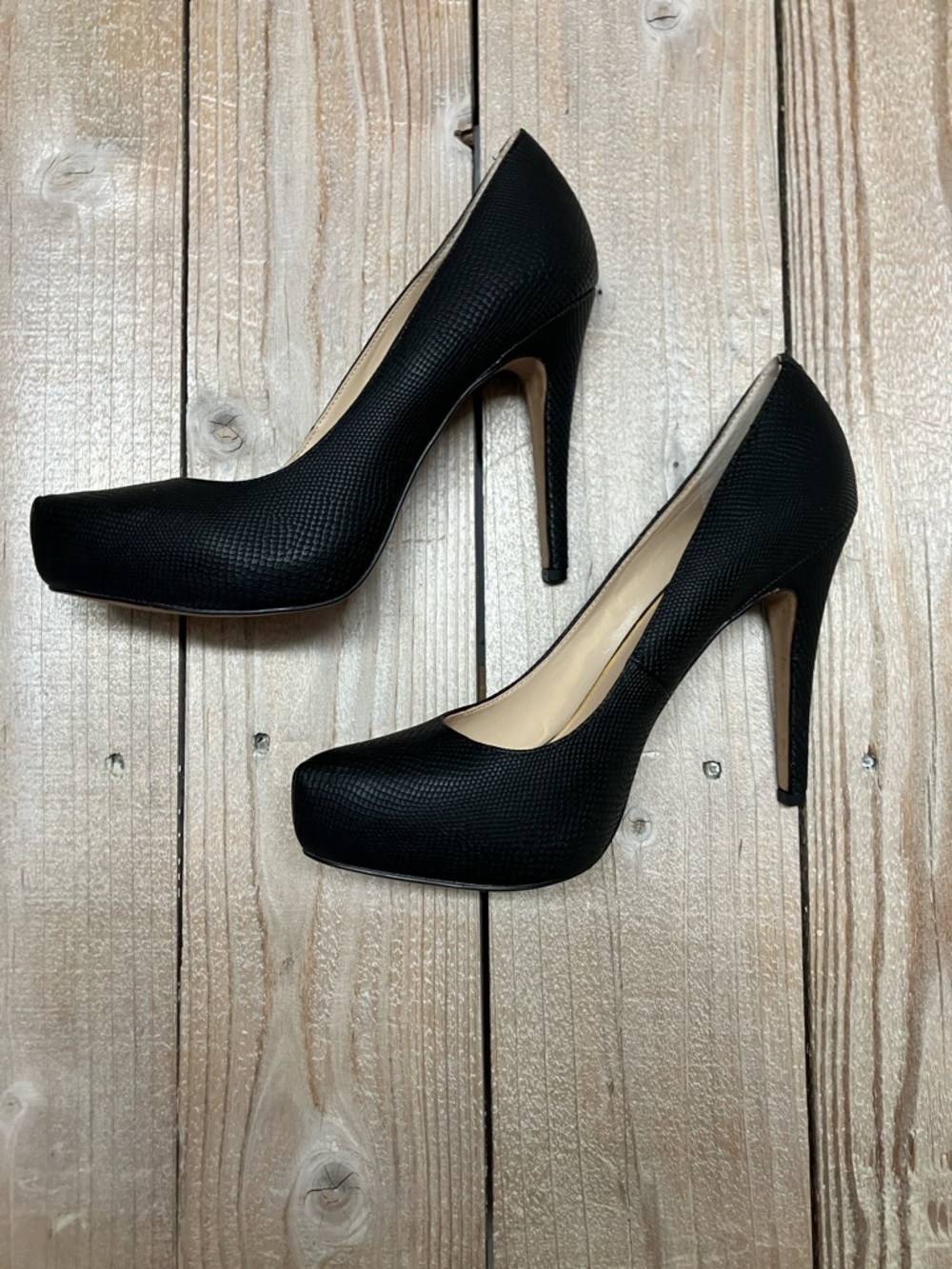 Jessica Simpson Black Textured Platform Stiletto Pump - Picture 4 of 7